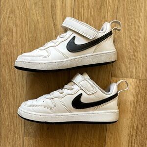 Toddler Nike Court White and Black Sneakers sz 9 c